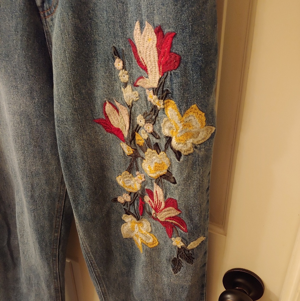Paper Heart High Waist Jeans - Picture 3 of 8